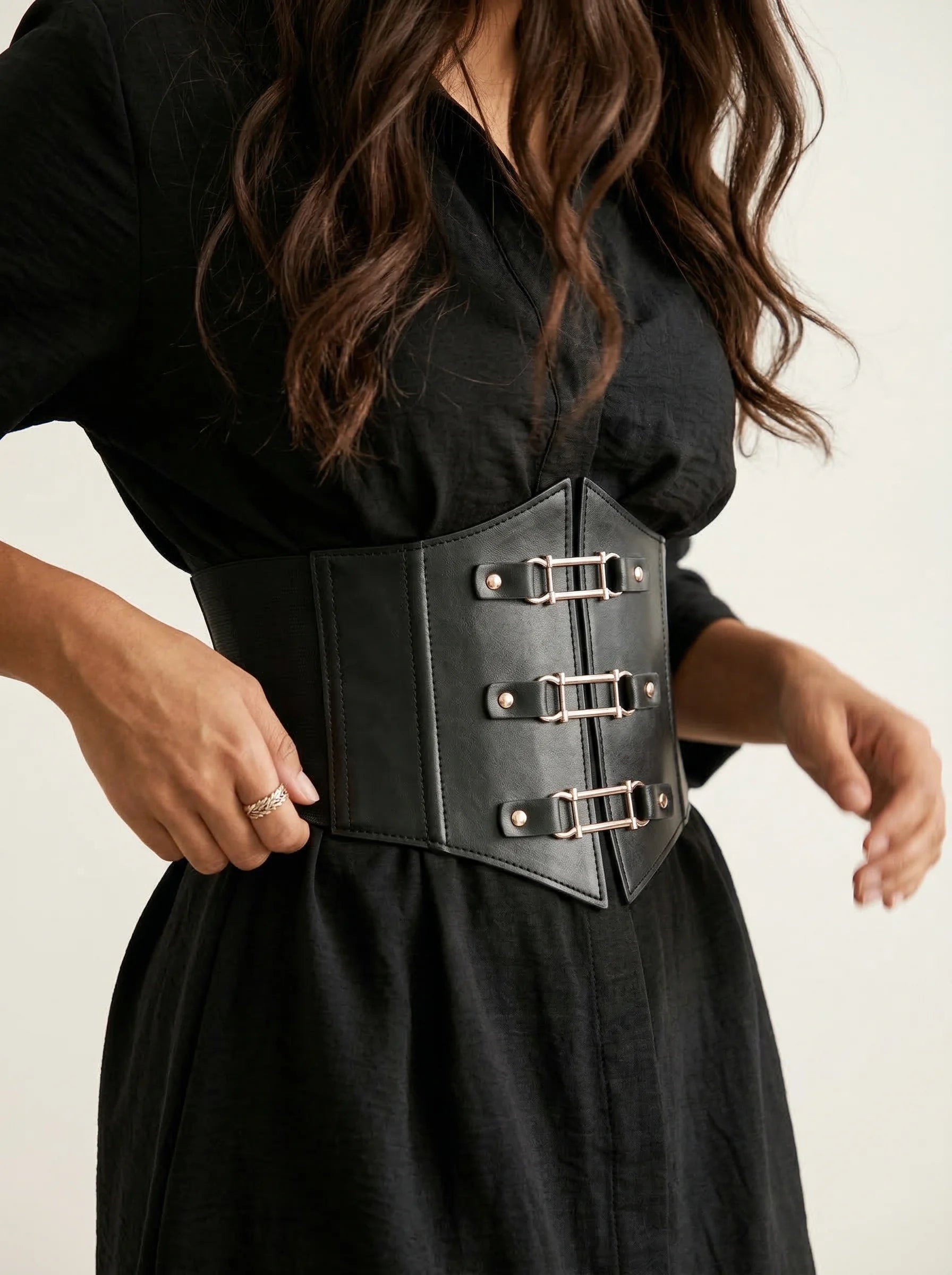 Ceinture Corset à Boucles - Vue mouvement (moyenne)