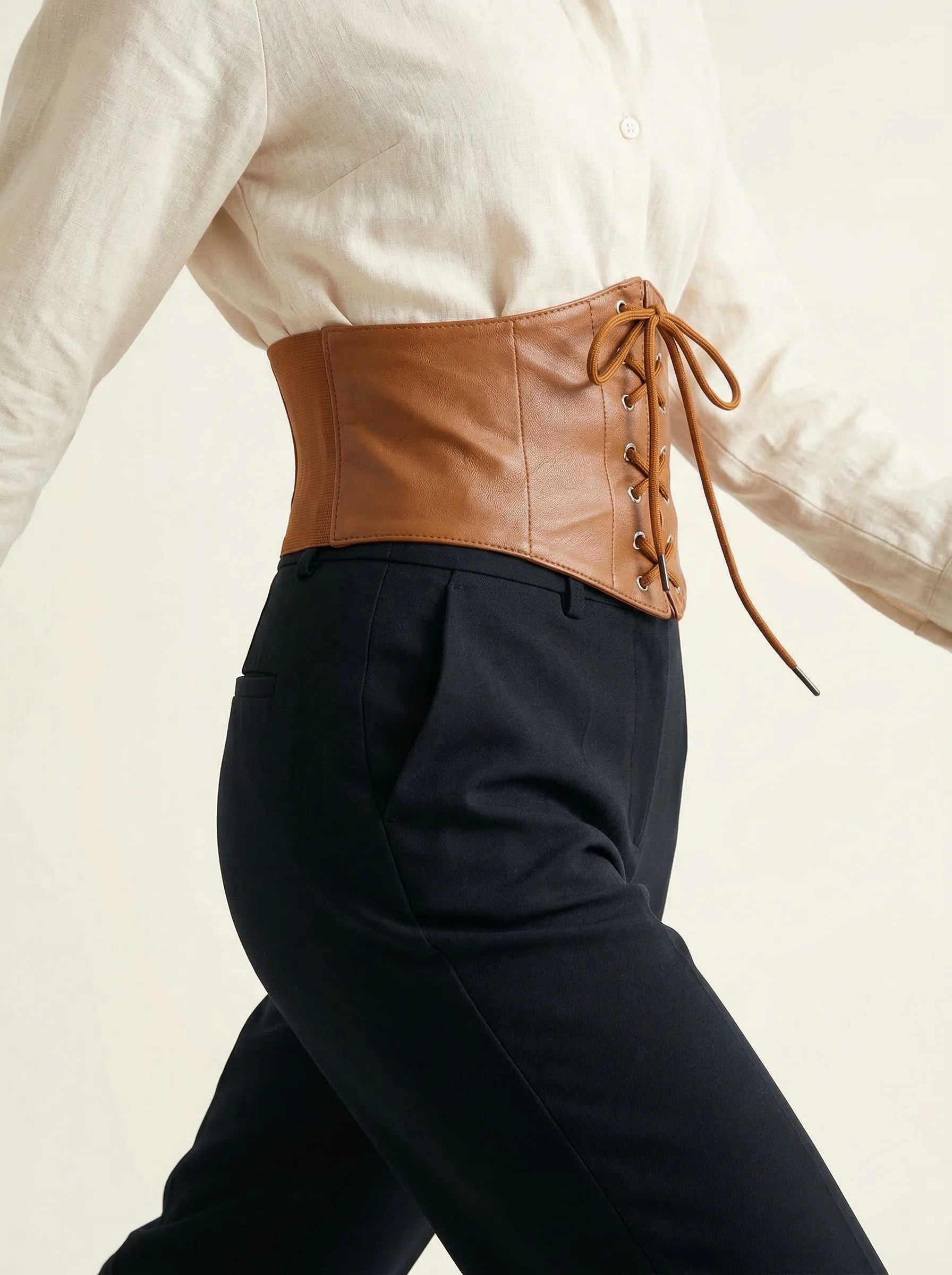 Ceinture Corset à Lacets - Vue mouvement (petite)
