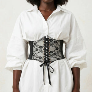 Ceinture Corset en Dentelle Noire - Vue face (curvy)