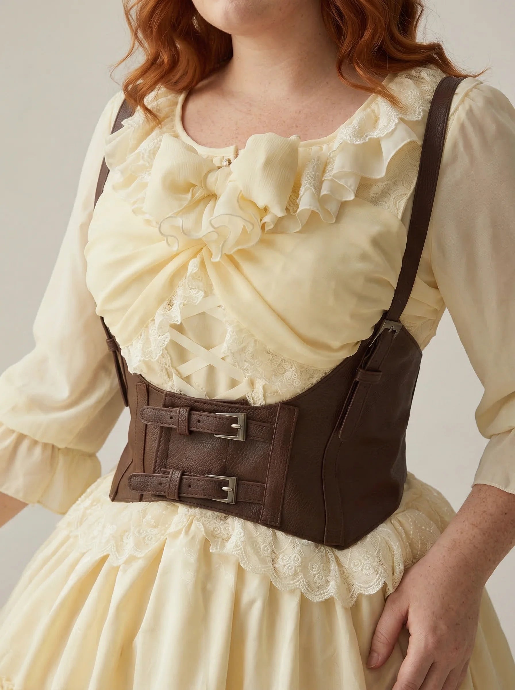 Ceinture Corset Marron à Bretelles - Vue mouvement (plus-size)