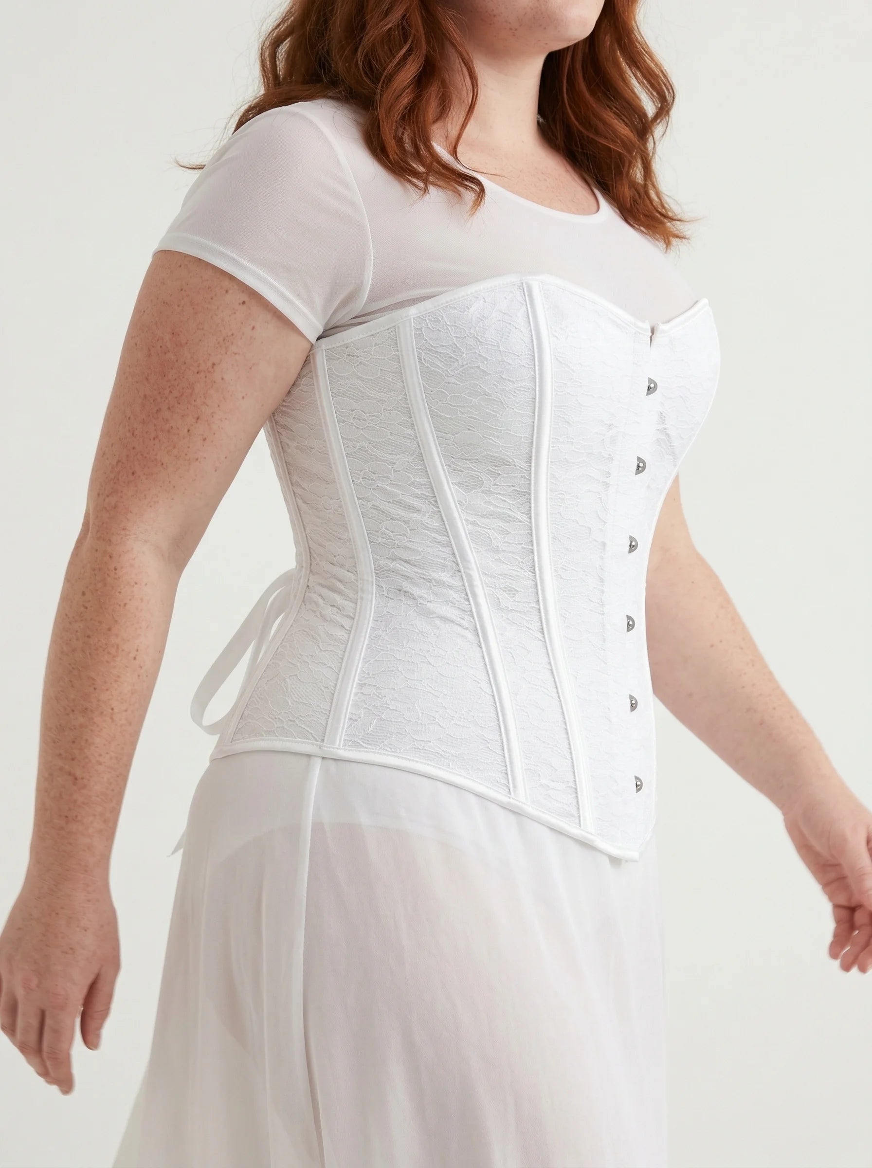 Corset Blanc à Lacet - Vue mouvement (plus-size)
