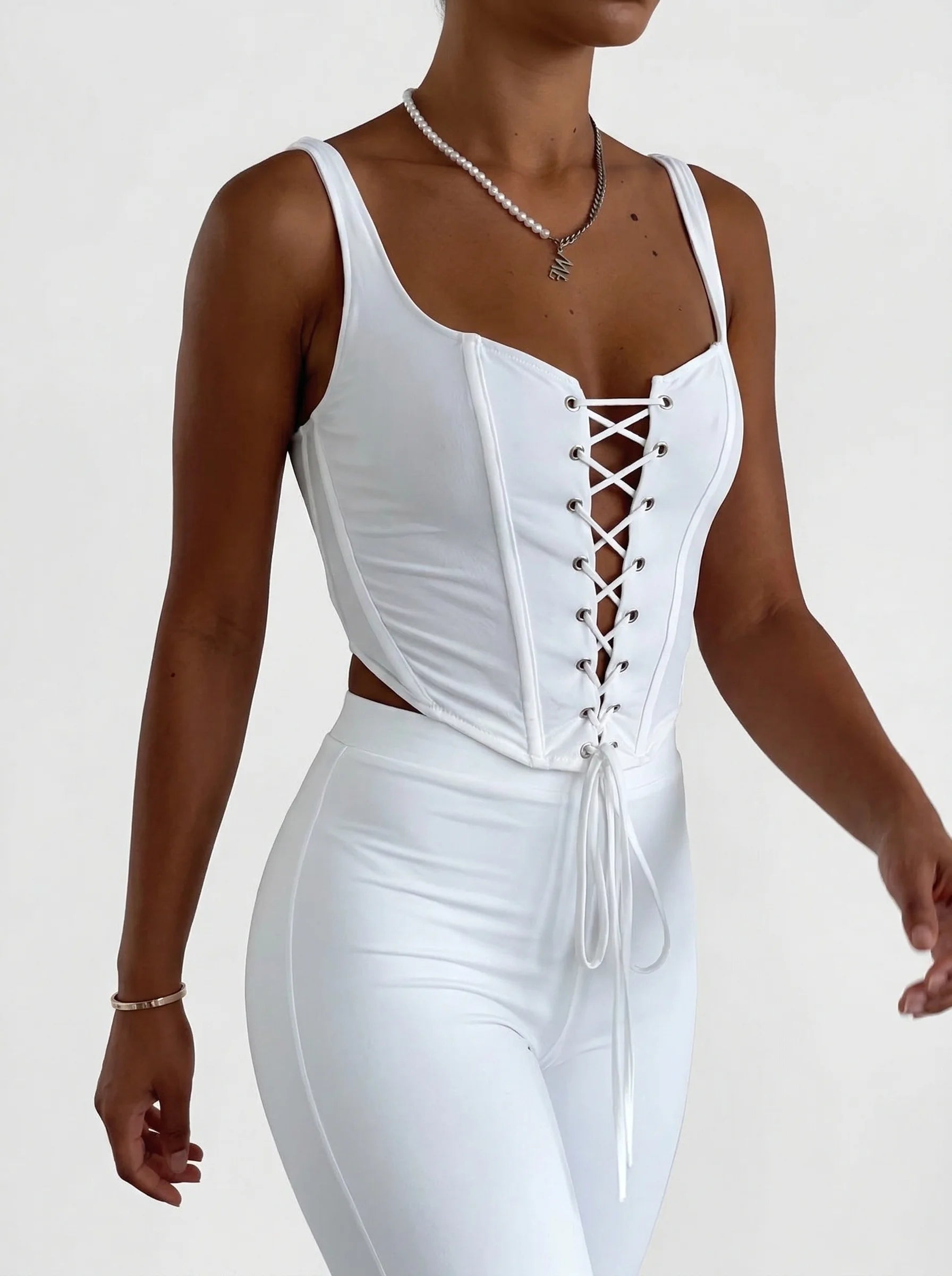 Corset Femme Blanc à Décolleté Plongeant - Vue mouvement (curvy)