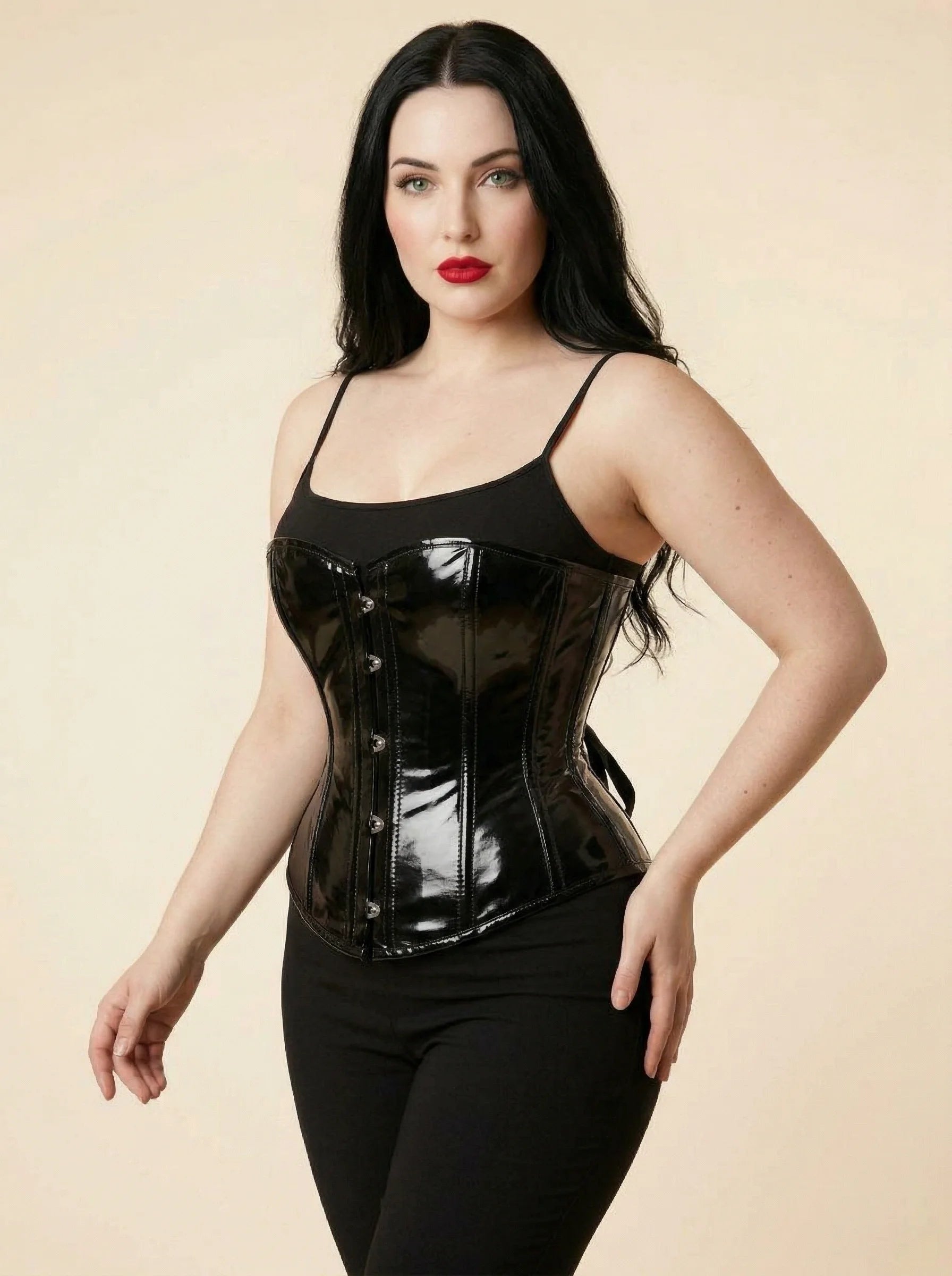 Corset Latex Court - Vue mouvement (curvy)