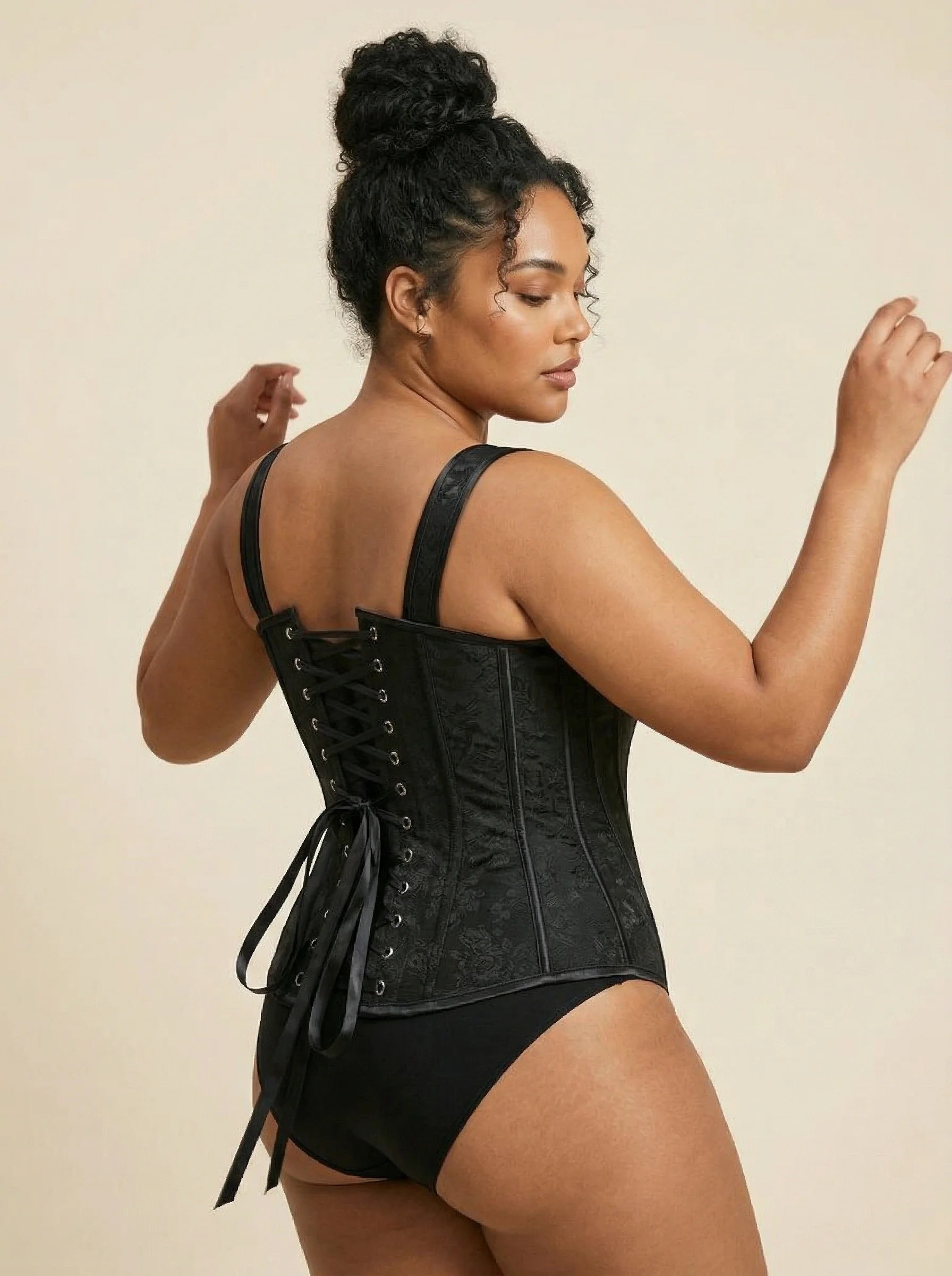Corset Noir à Bretelles - Vue mouvement (plus-size)