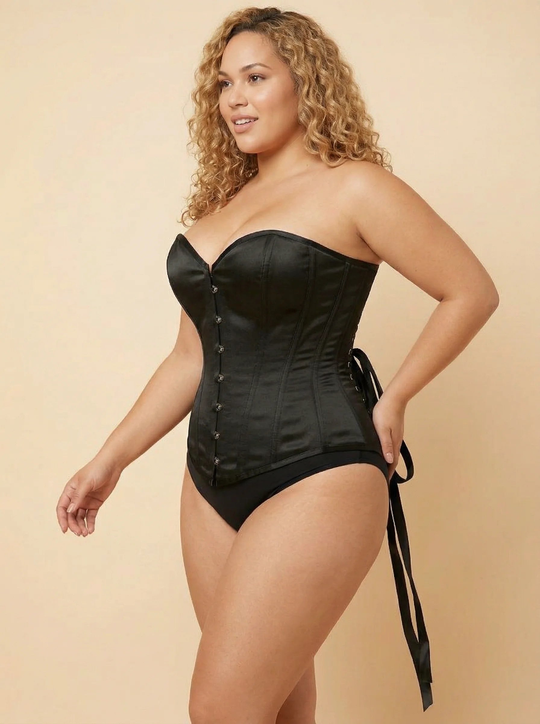 Corset Noir Overbust - Vue mouvement (plus-size)