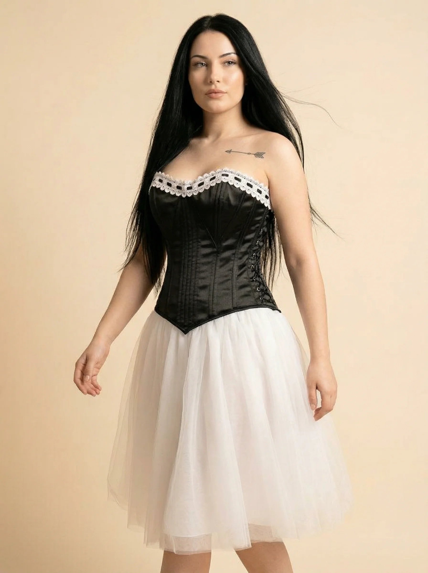 Corset Satin Noir - Vue mouvement (curvy)